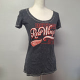 NHL Detroit Red Wings Tee Shirt Gray Womans Small Hockey Michigan Fan Round Neck