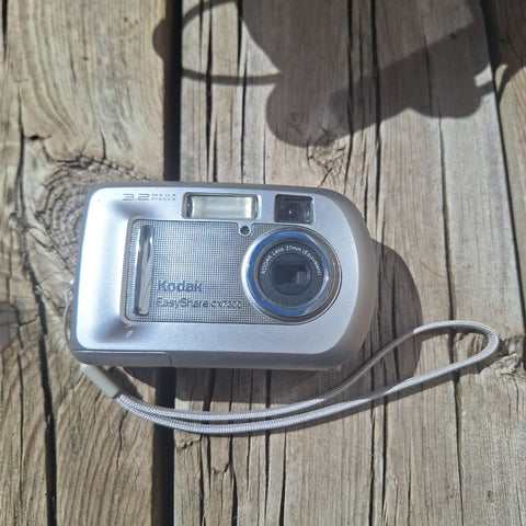 Kodak Easy Share Camera CX7300 3.2 MP Digital Silver For Parts No Card Vintage