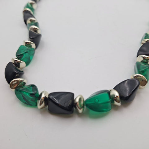 22 Inch Necklace Green Black Retro Beaded Plastic Twist Clasp Vintage Classic
